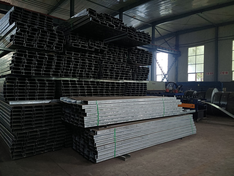 C 型檁條成品區(qū)