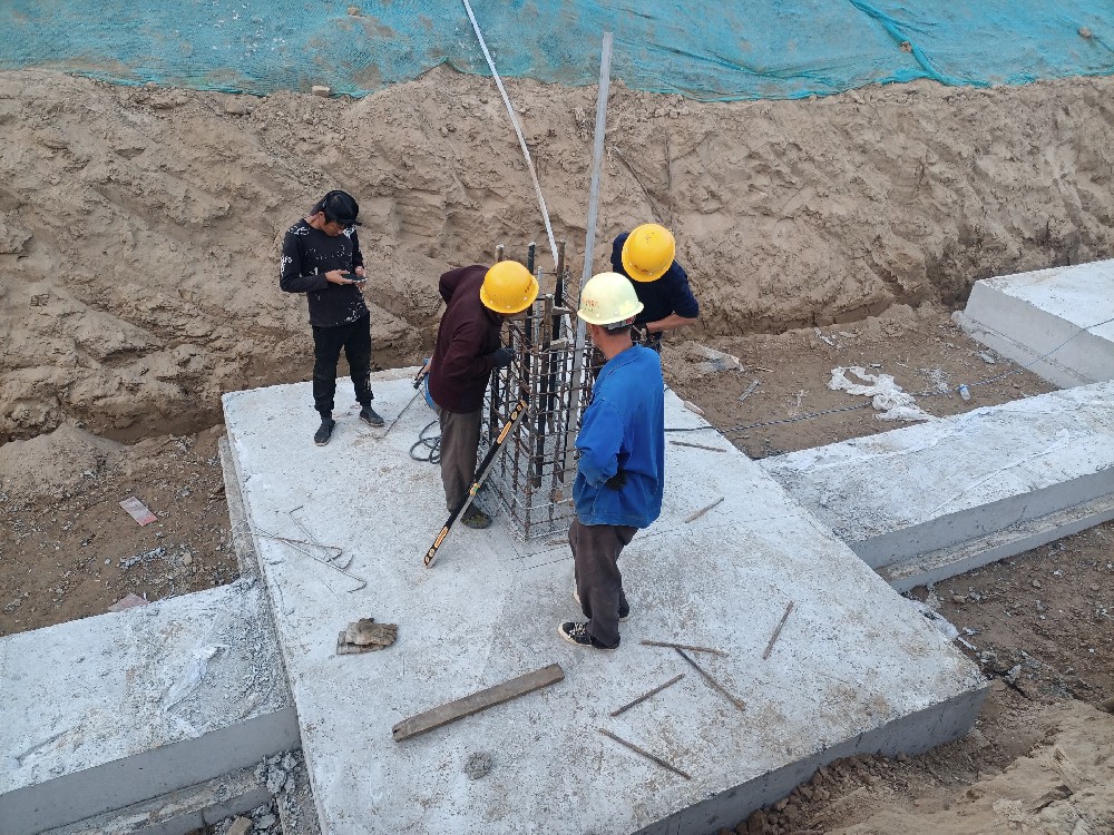 鋼結(jié)構(gòu)廠房基礎(chǔ)施工--衡水哪家鋼結(jié)構(gòu)包含安裝？---金鼎鋼構(gòu)