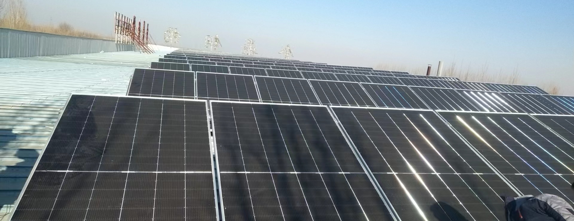 屋頂光伏照片，衡水鋼結構廠家，衡水鋼結構廠，衡水鋼結構廠房，衡水廠房車間加工，金鼎鋼構，衡水鋼結構加工廠，金鼎鋼結構，激光切割加工鋼結構，機械手焊接鋼結構