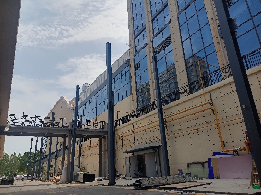 室外配套鋼結構連廊工程